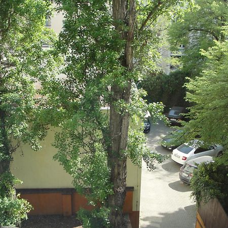 Apartment Near City Centre With Parking Place Praha Bagian luar foto