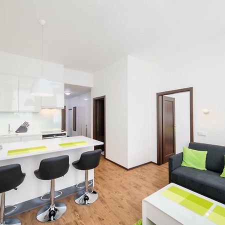 Apartment Near City Centre With Parking Place Praha Bagian luar foto