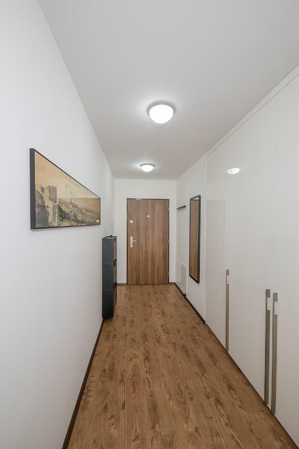 Apartment Near City Centre With Parking Place Praha Bagian luar foto