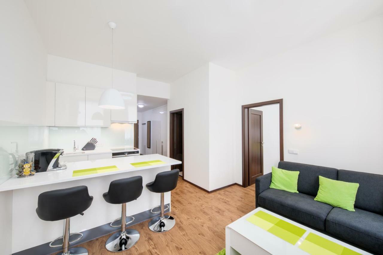 Apartment Near City Centre With Parking Place Praha Bagian luar foto